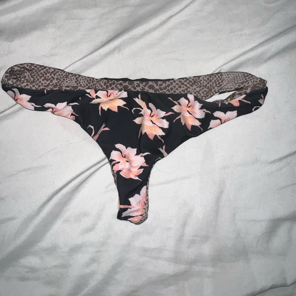 Small acacia swimwear bottom